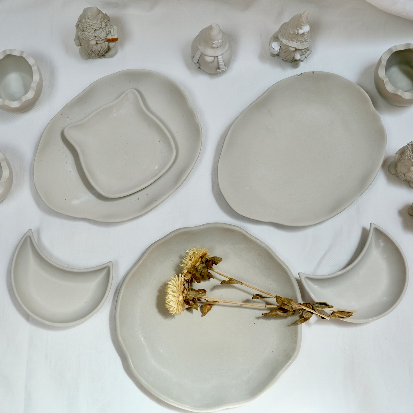 Concrete Round Dish with Wavey Edges