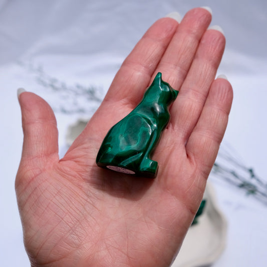 Malachite Cat   5cm x 3cm