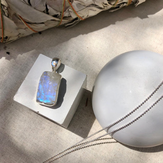 rainbow moonstone pendant